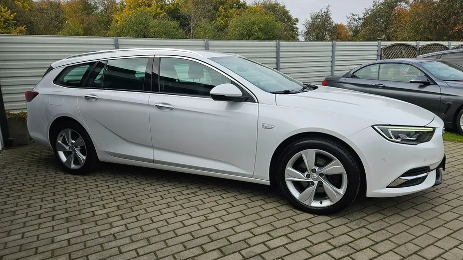 OPEL Insignia -