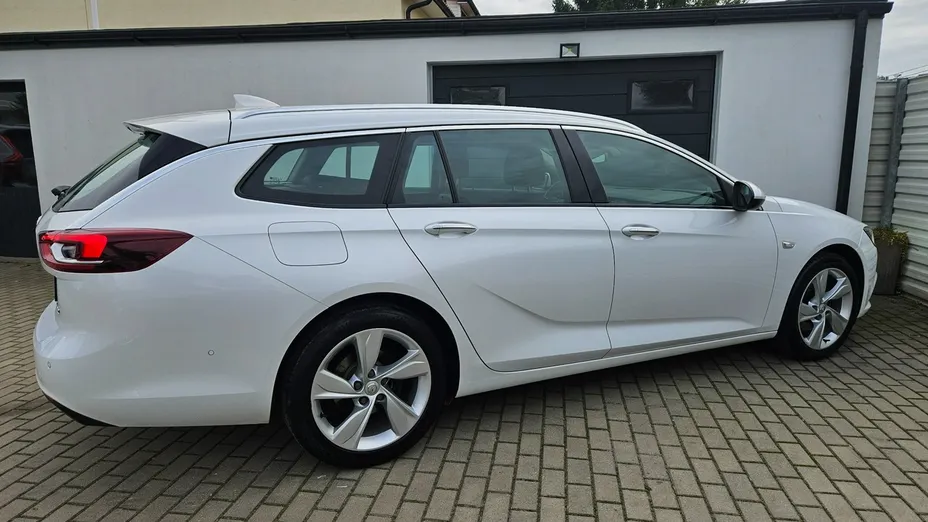 OPEL Insignia -