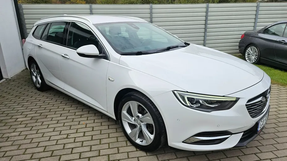 OPEL Insignia -