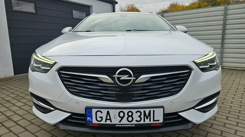 OPEL Insignia -
