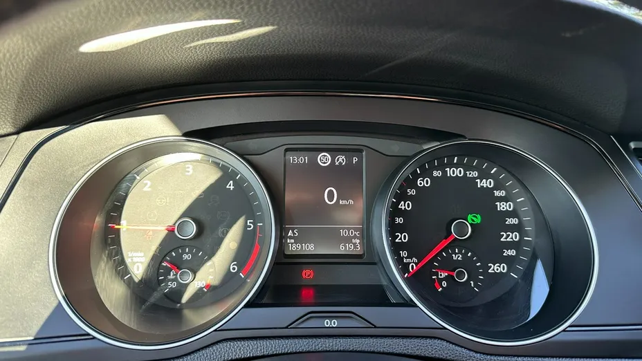 VOLKSWAGEN Passat -