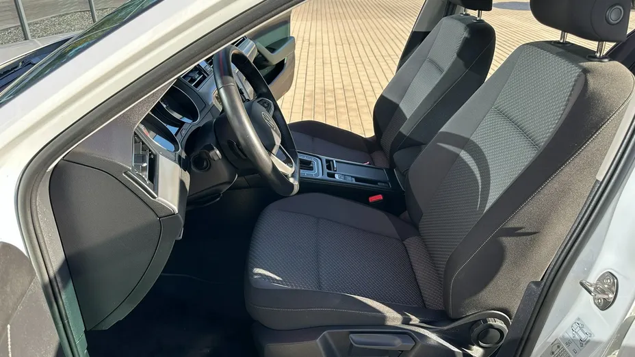 VOLKSWAGEN Passat -