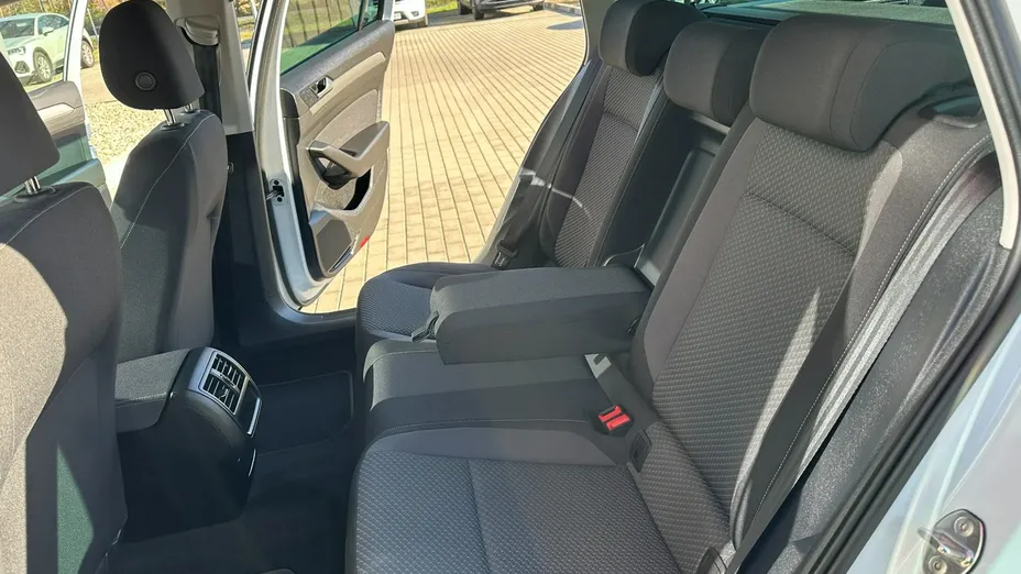 VOLKSWAGEN Passat -