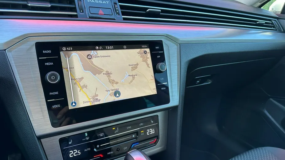 VOLKSWAGEN Passat -