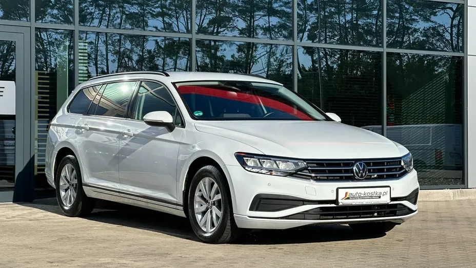 VOLKSWAGEN Passat -
