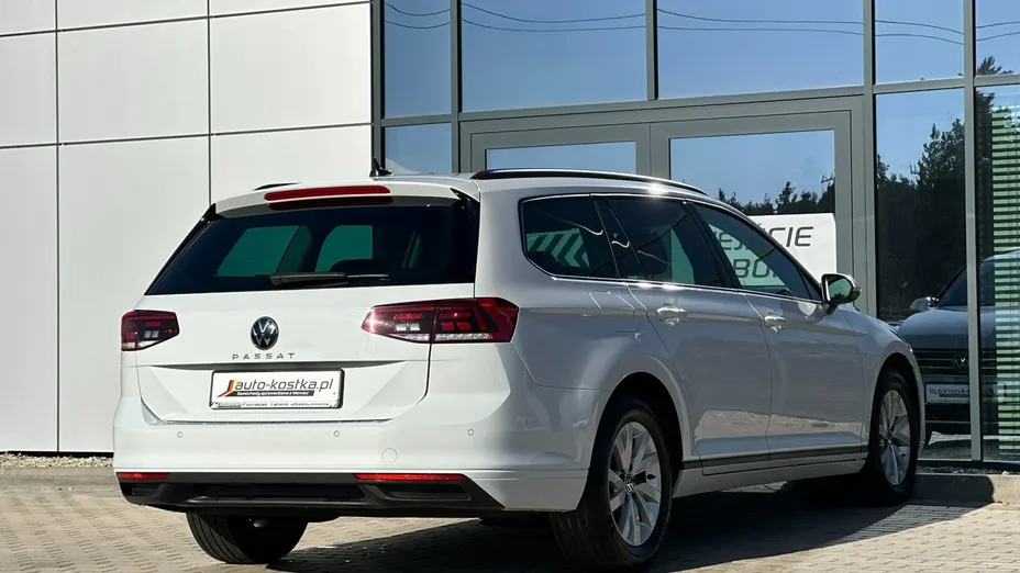 VOLKSWAGEN Passat -