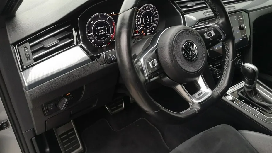 VOLKSWAGEN Arteon -