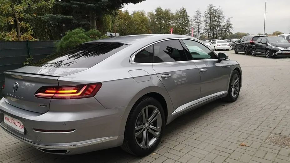 VOLKSWAGEN Arteon -