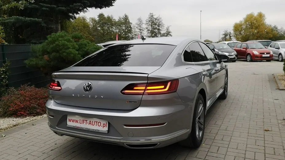 VOLKSWAGEN Arteon -
