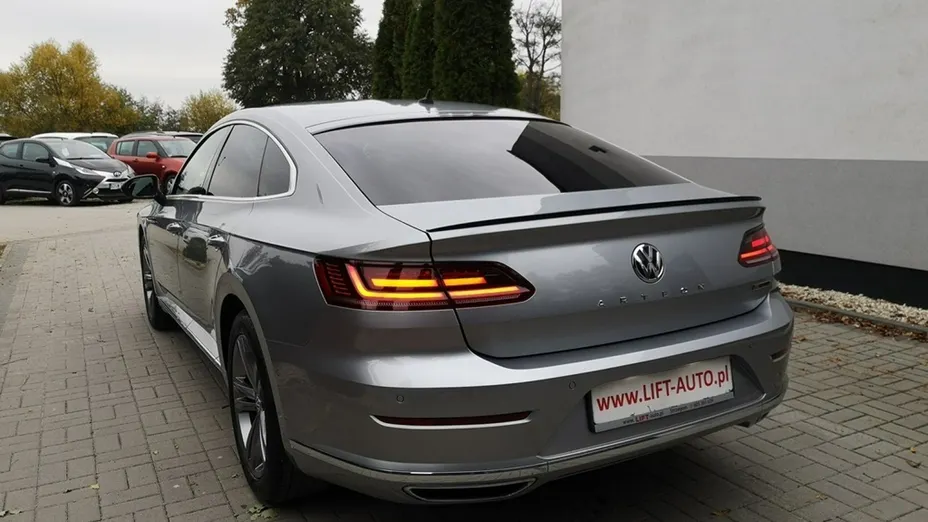 VOLKSWAGEN Arteon -