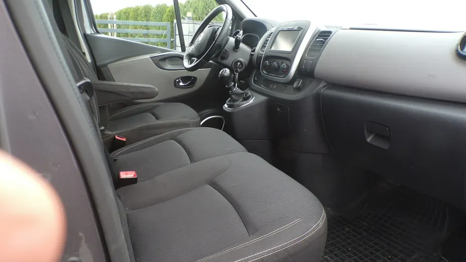 RENAULT Trafic -
