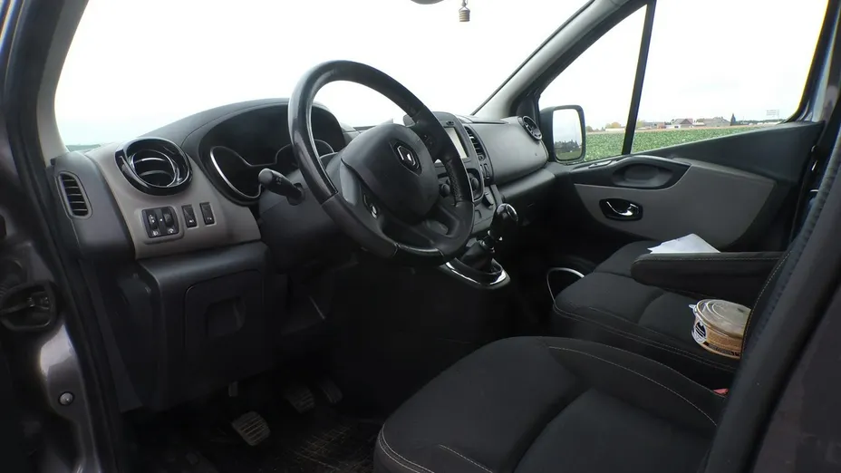 RENAULT Trafic -