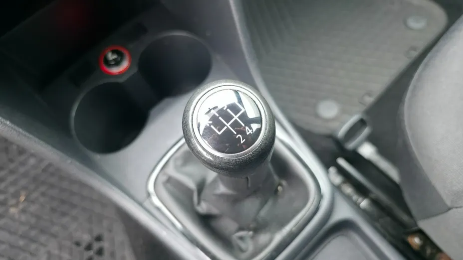 VOLKSWAGEN Polo -