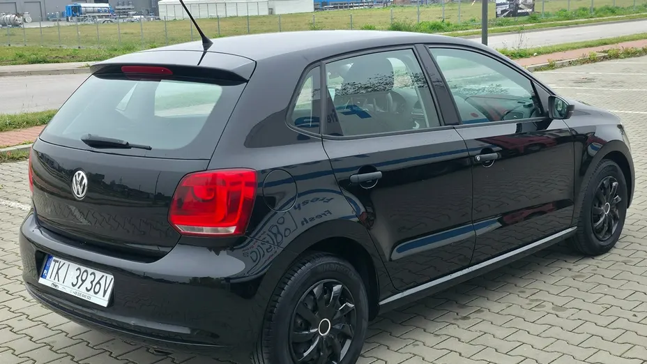 VOLKSWAGEN Polo -