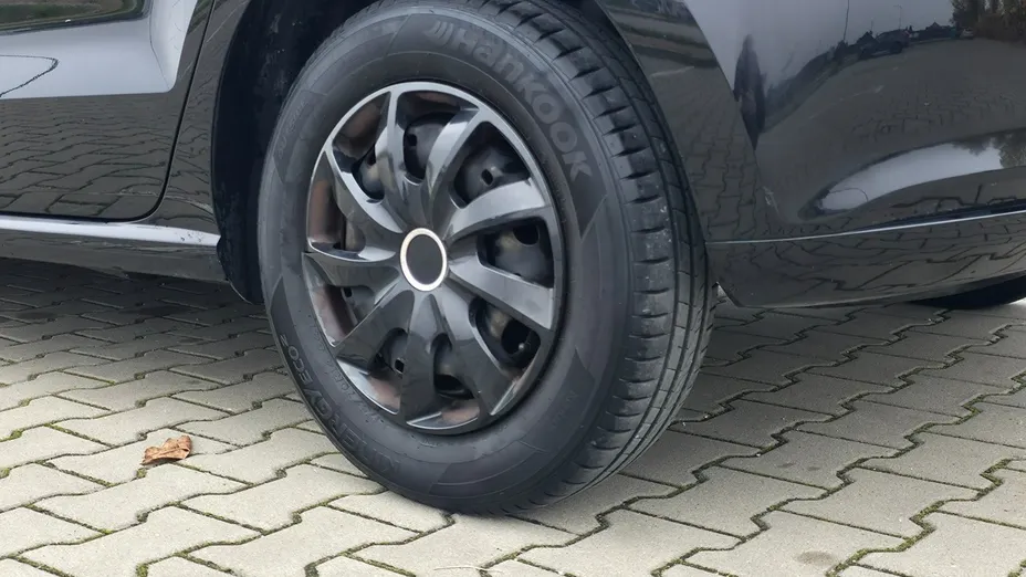 VOLKSWAGEN Polo -