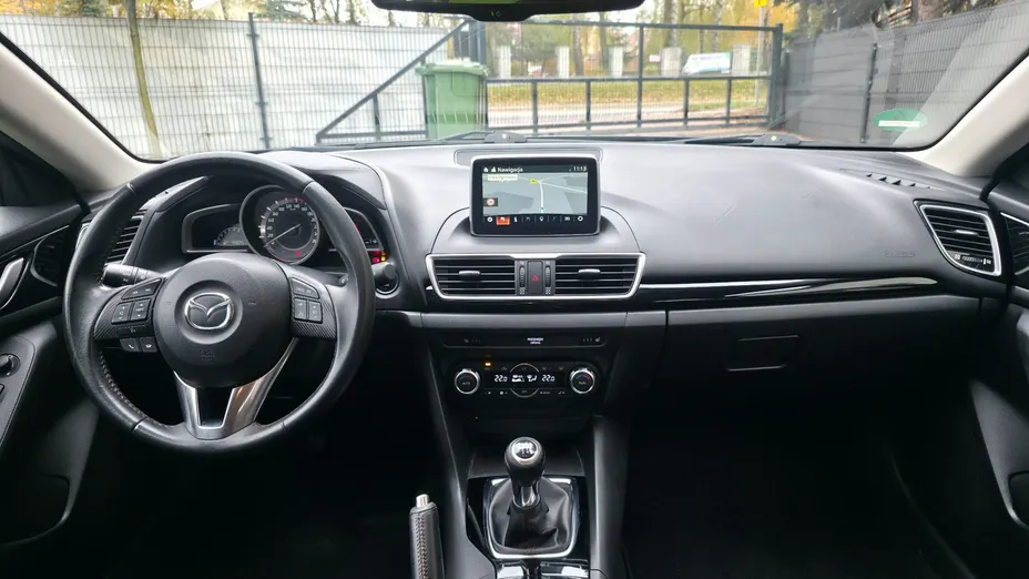 MAZDA 3 -