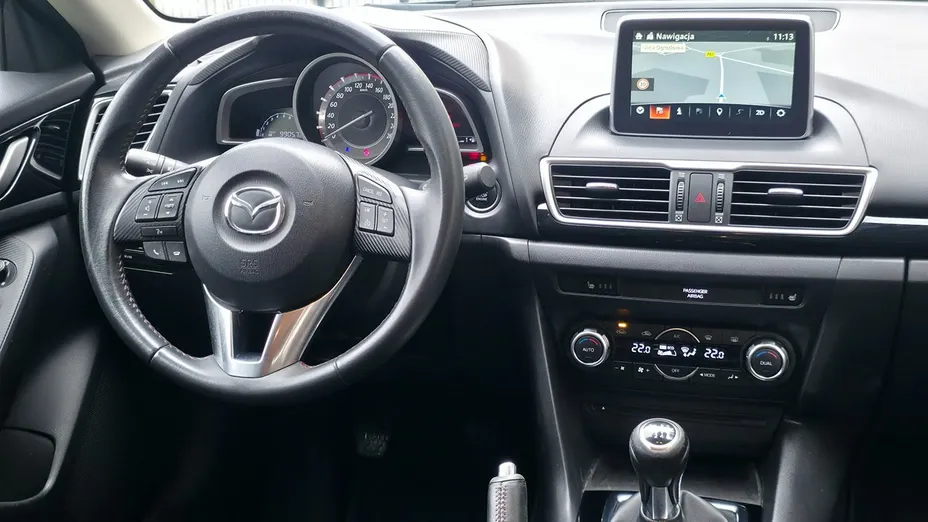 MAZDA 3 -