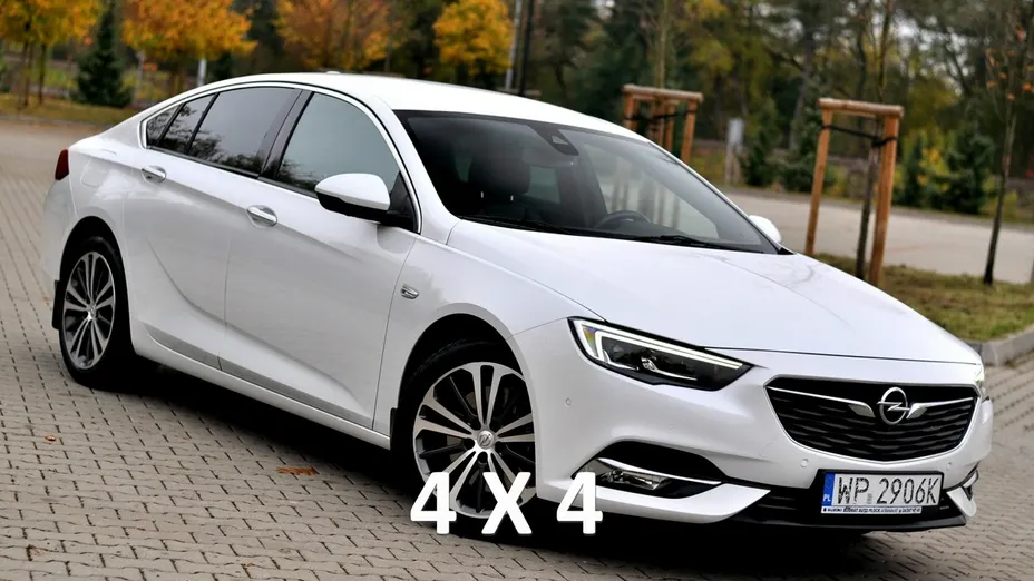 OPEL Insignia -
