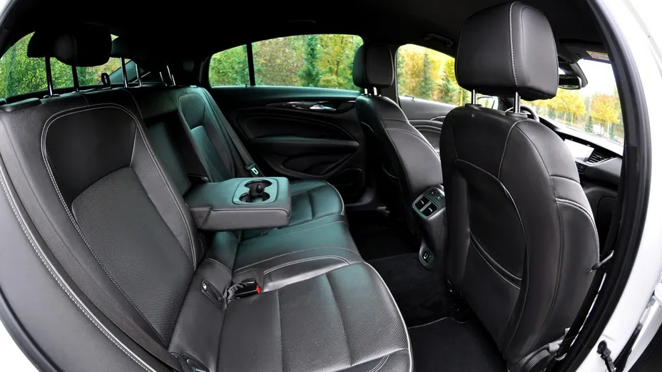 OPEL Insignia -