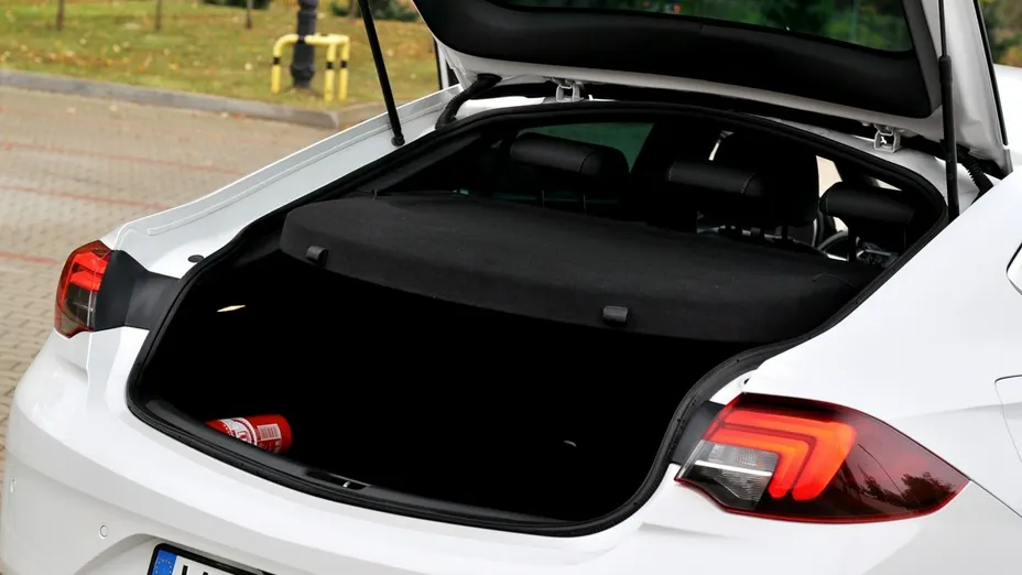 OPEL Insignia -