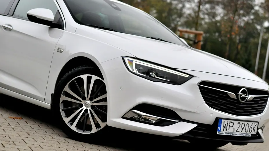 OPEL Insignia -