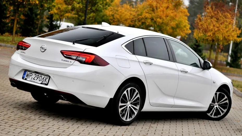 OPEL Insignia -