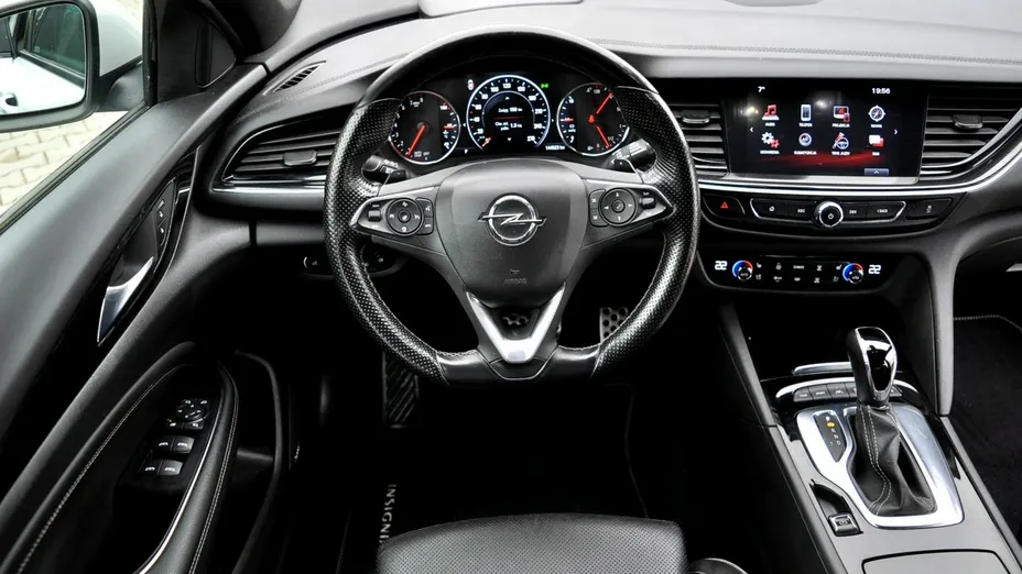 OPEL Insignia -