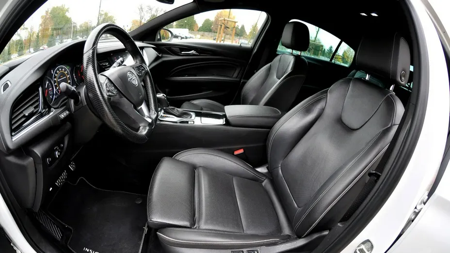 OPEL Insignia -