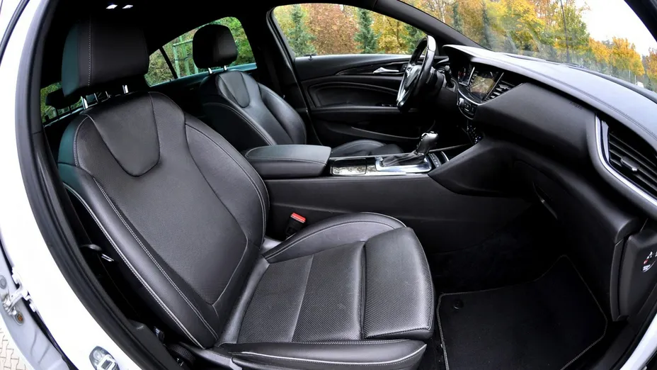 OPEL Insignia -
