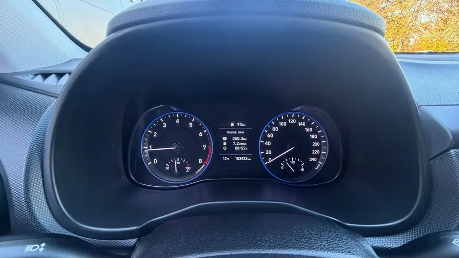 HYUNDAI Kona -