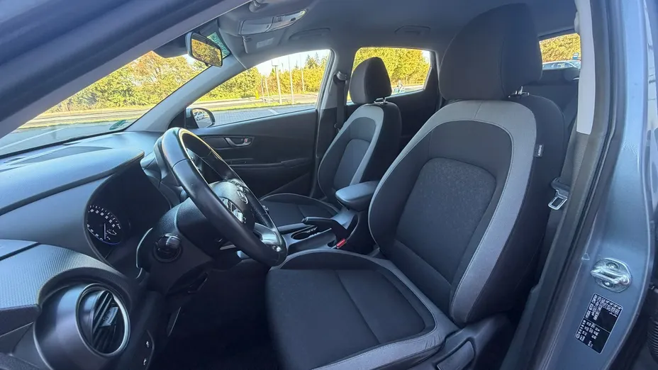 HYUNDAI Kona -
