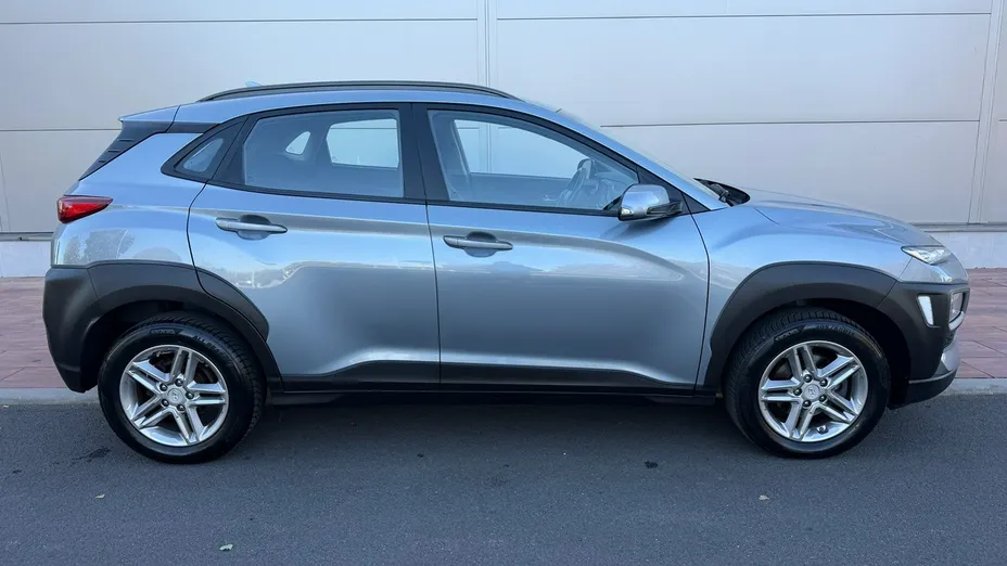 HYUNDAI Kona -