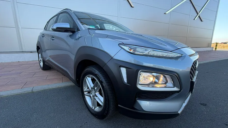 HYUNDAI Kona -