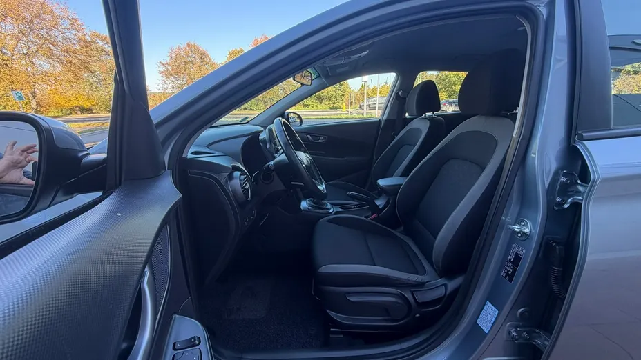 HYUNDAI Kona -
