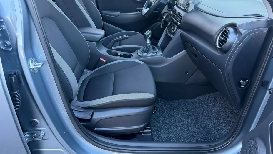 HYUNDAI Kona -