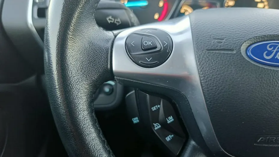 FORD Kuga -