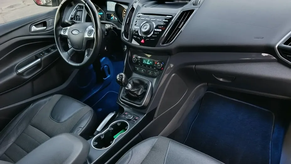 FORD Kuga -