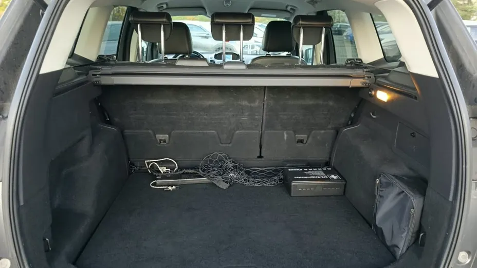 FORD Kuga -