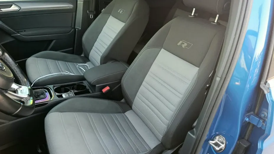 VOLKSWAGEN Touran -