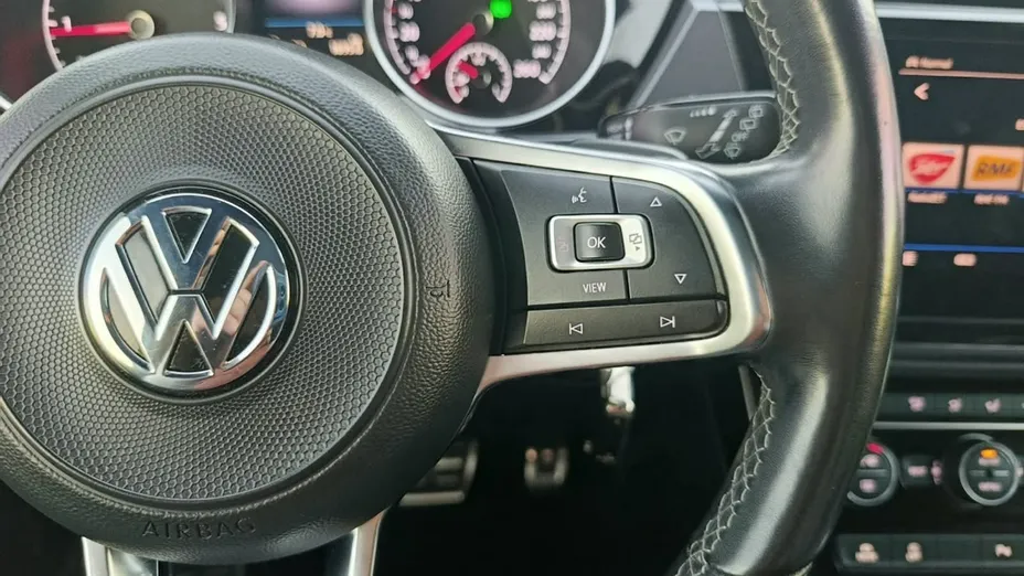 VOLKSWAGEN Touran -