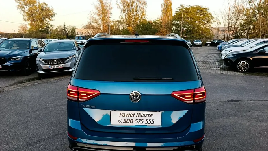 VOLKSWAGEN Touran -