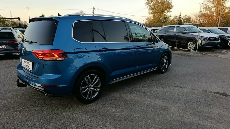 VOLKSWAGEN Touran -