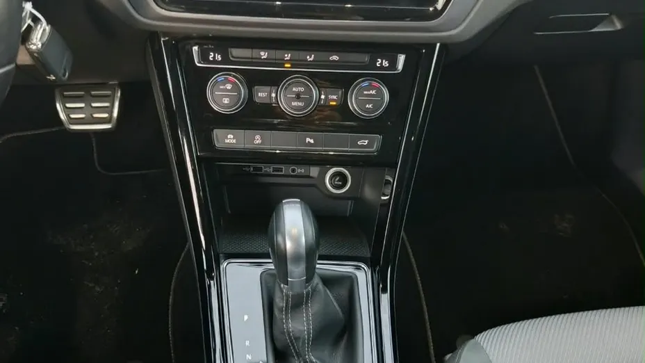 VOLKSWAGEN Touran -