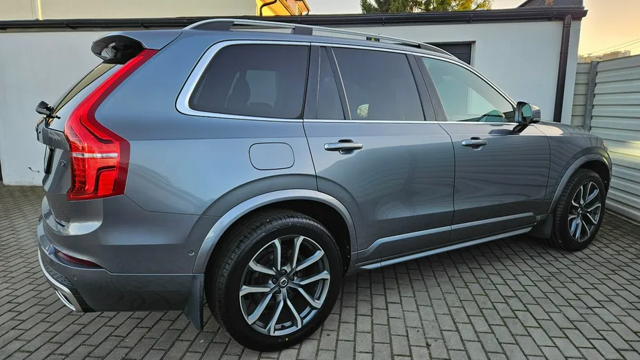 VOLVO XC90 -