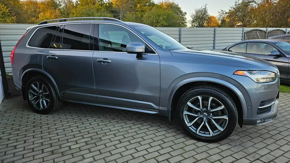 VOLVO XC90 -
