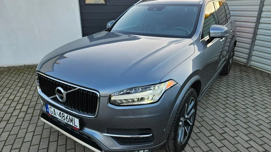 VOLVO XC90 -