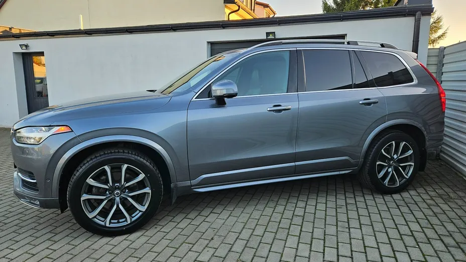 VOLVO XC90 -