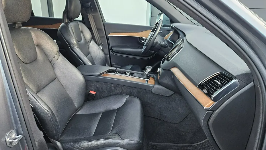 VOLVO XC90 -