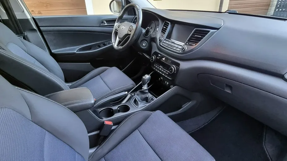 HYUNDAI Tucson -