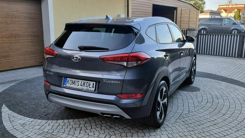 HYUNDAI Tucson -